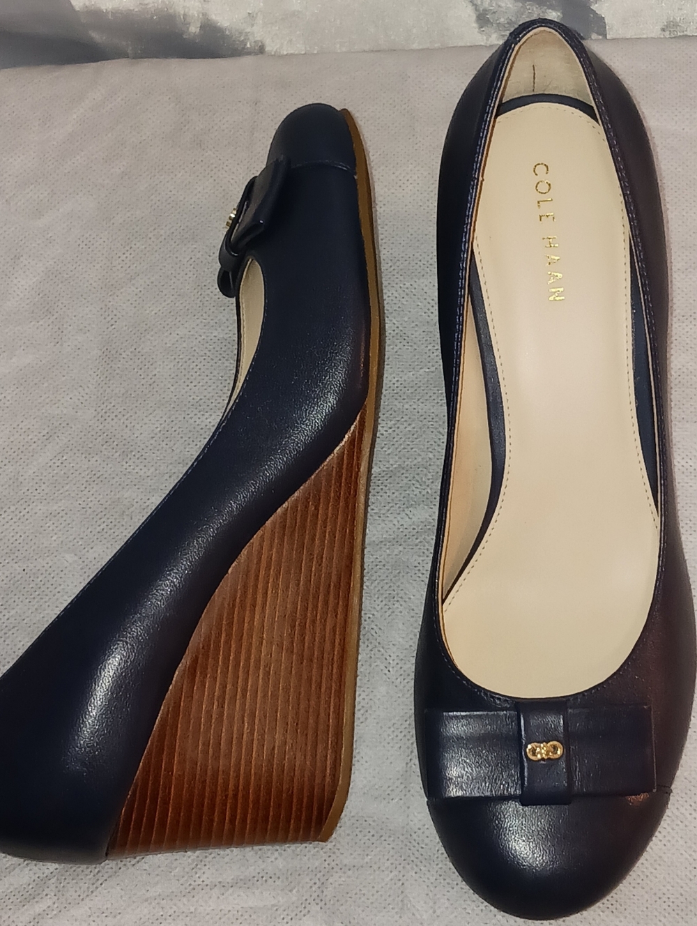 "Cole Haan" Sweet & Sexy Navy Leather Wedges with Buckle Accent-Sz 7 1/2